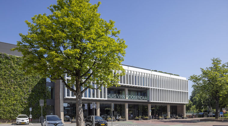 Hergebruikte materialen toegepast bij renovatie gemeentehuis Roosendaal
