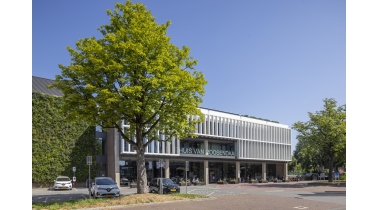 Hergebruikte materialen toegepast bij renovatie gemeentehuis Roosendaal